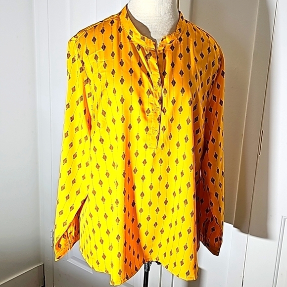 Tamsy blouse Size XL mustard yellow with black geometric,  Henley long‎ s… - Picture 2 of 11